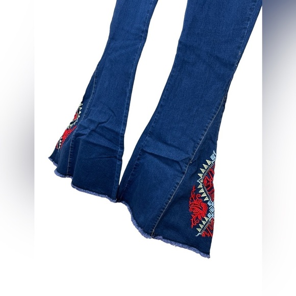 Home Folk Women’s Embroidered 5-Pockets Design Flare Jeans - Picture 5 of 13